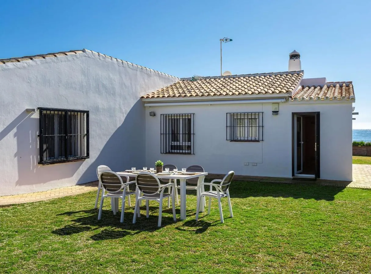Charming Villa On The Seafront マルベーリャ スペイン
