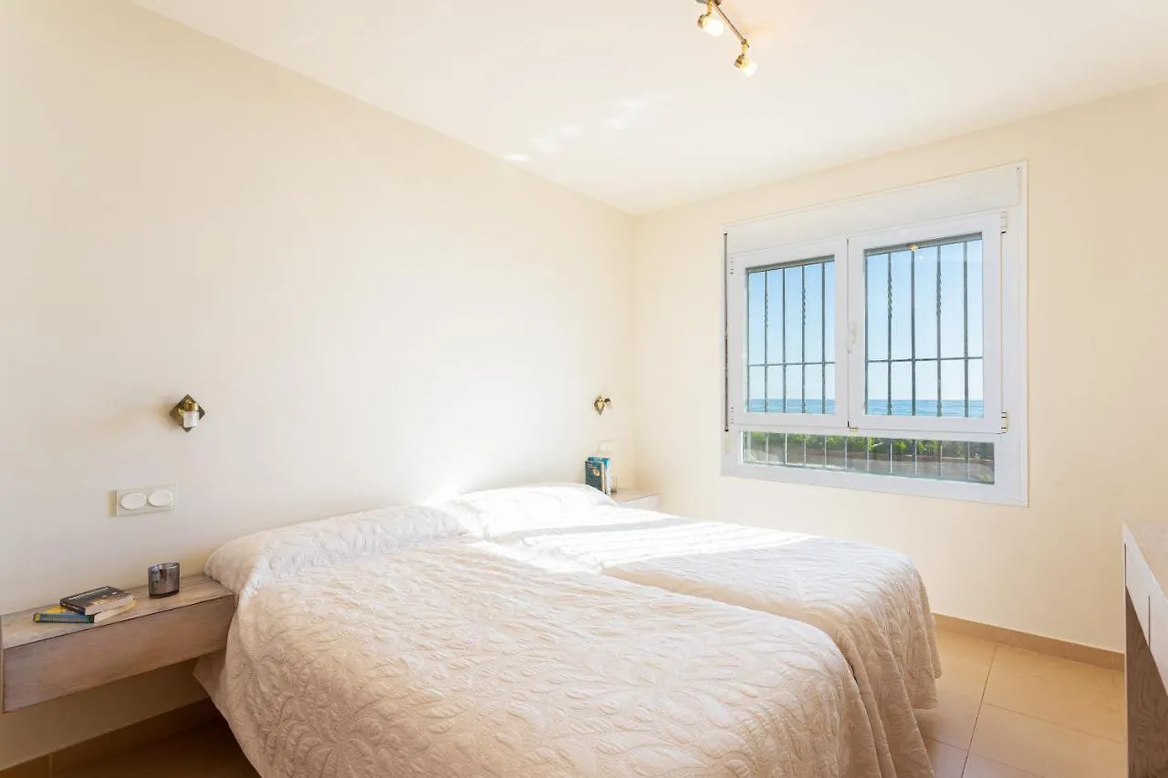 Charming Villa On The Seafront Marbella