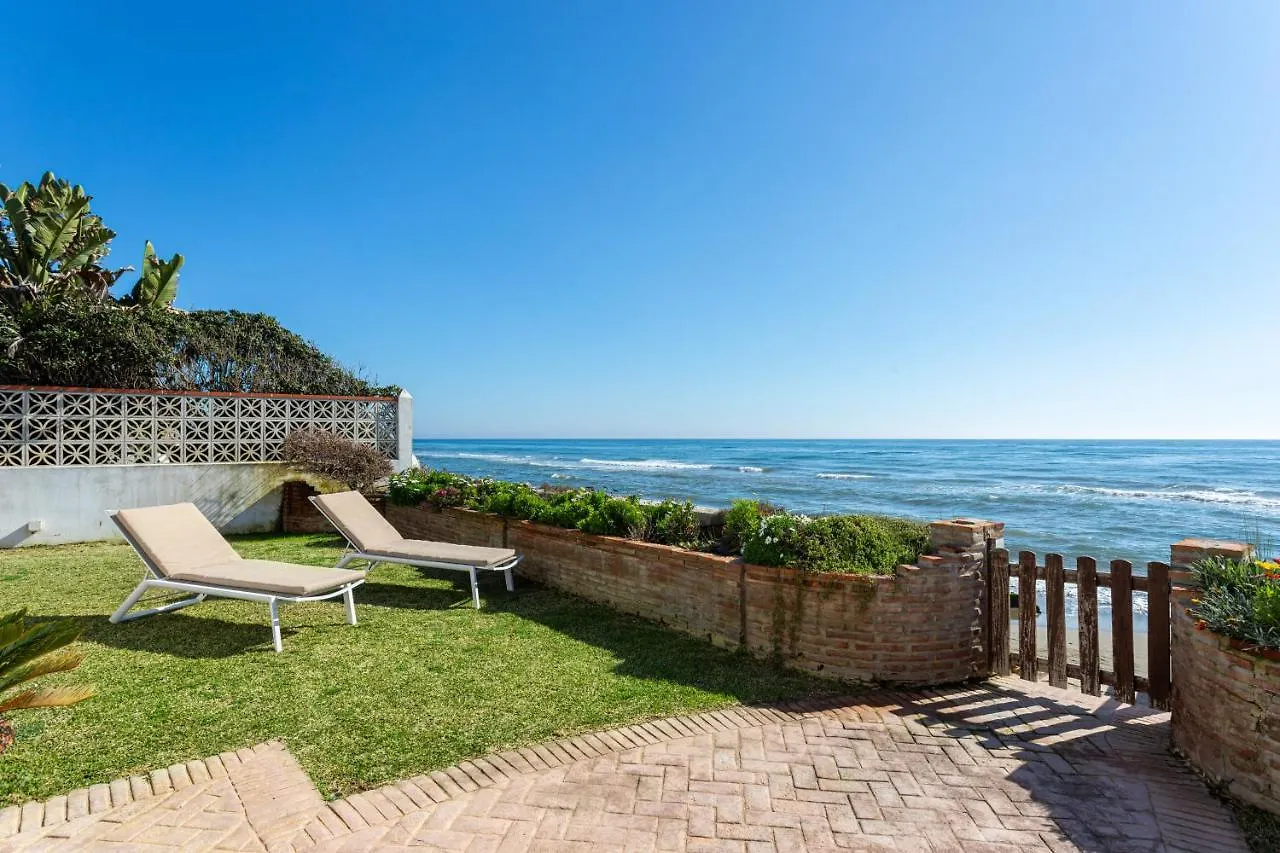 Charming Villa On The Seafront Marbella 0*,