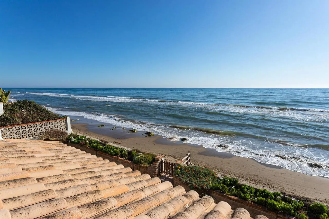 Charming Villa On The Seafront Marbella