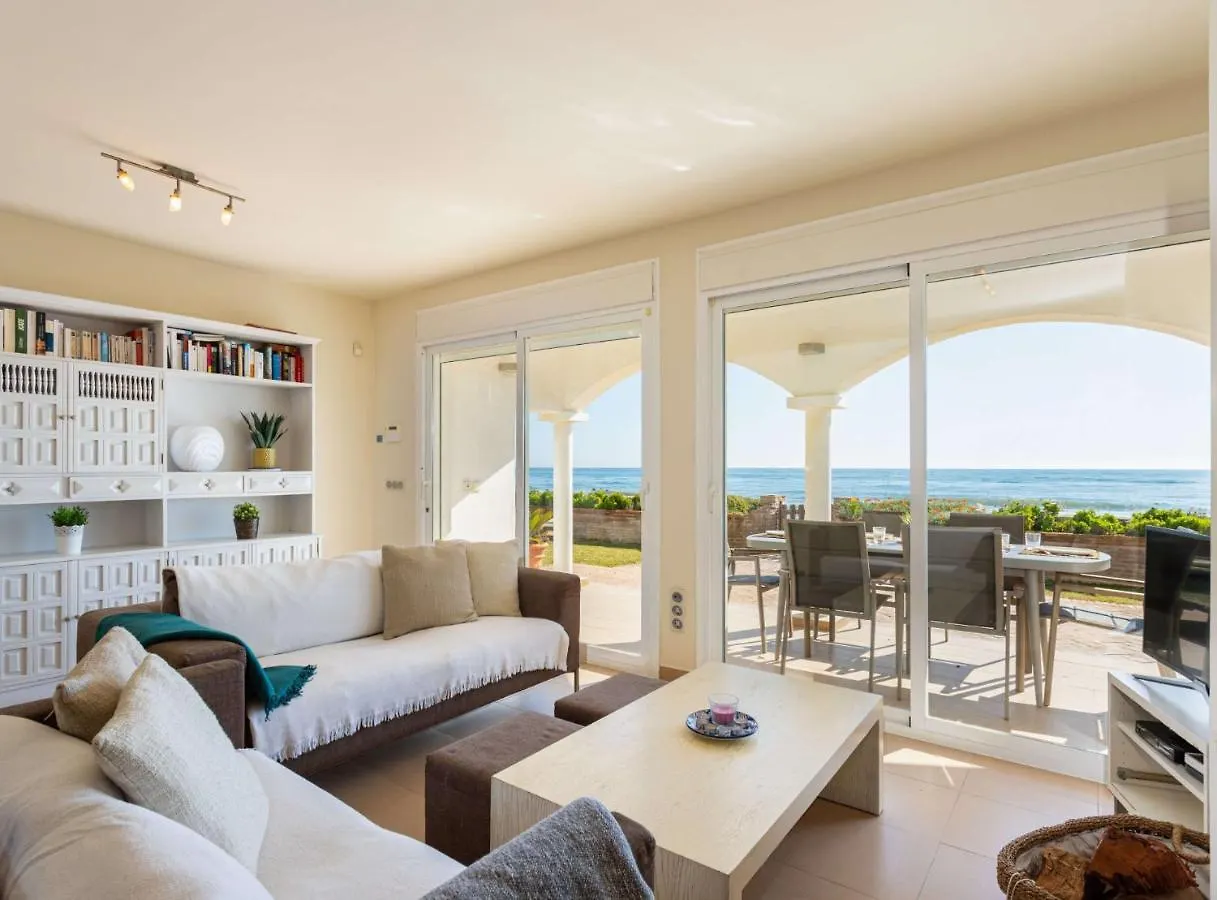 Charming Villa On The Seafront Marbella