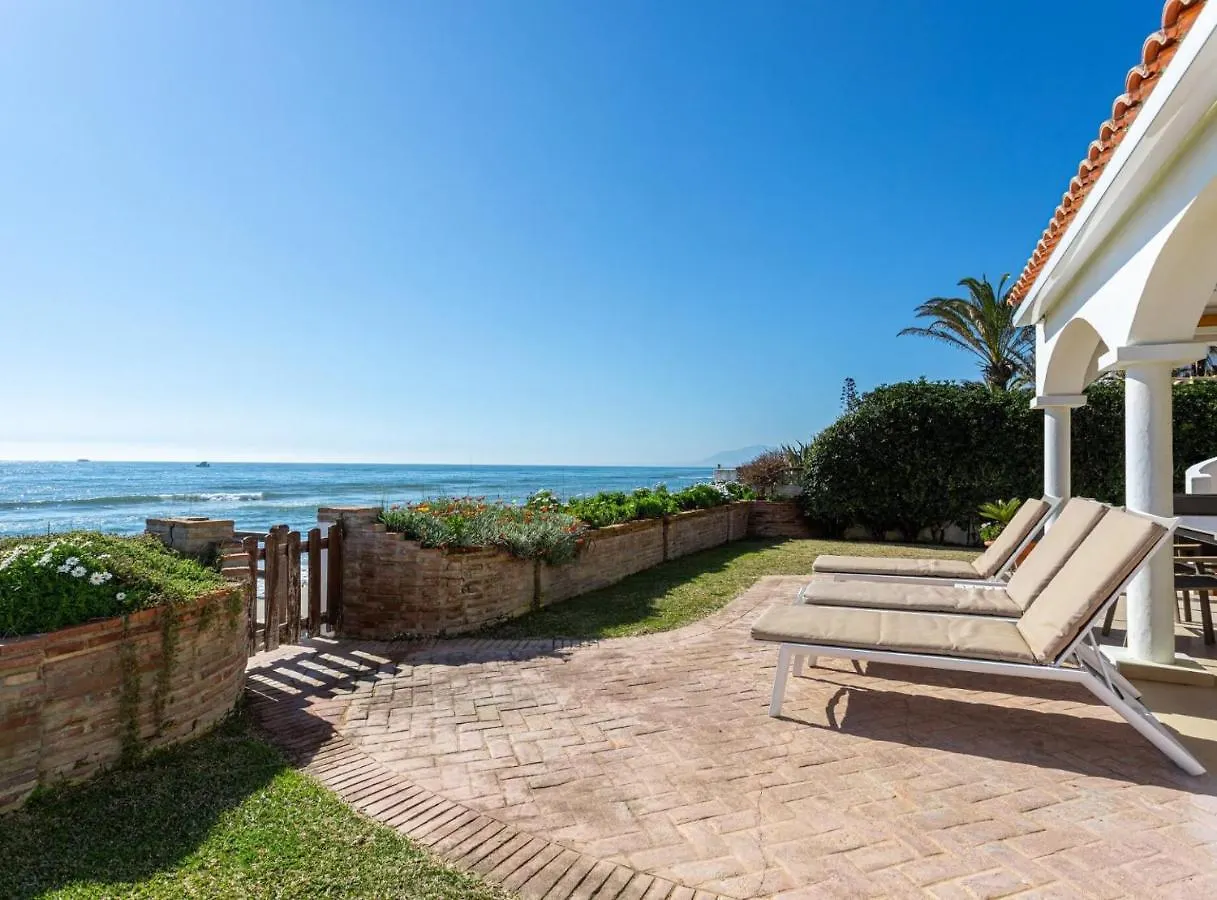 Charming Villa On The Seafront Marbella
